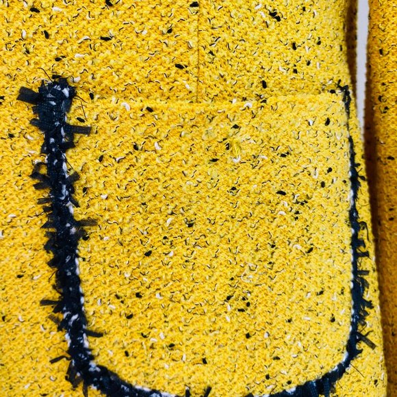 St John Collection Boucle Knit Pearl Button Jacket - Picture 5 of 10